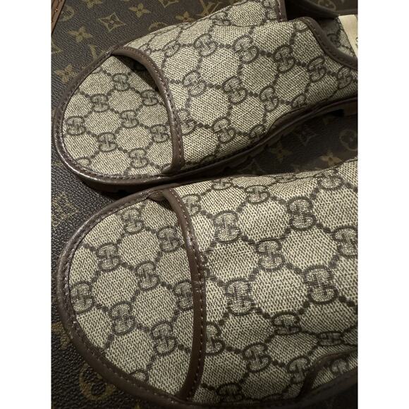 NWOT COA Gucci GG Supreme Leather Slip-on W/ Dust Bags - Picture 3 of 16